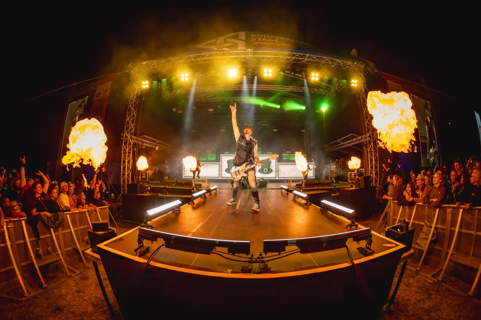 Festival Hrady CZ střídá Rožmberk za Hlubokou, vystoupí Landa i Mirai